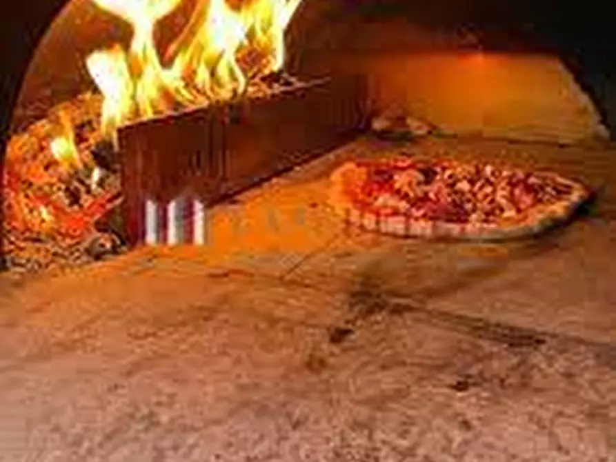 Immagine 1 di Bar / Ristorante in vendita  a Camaiore