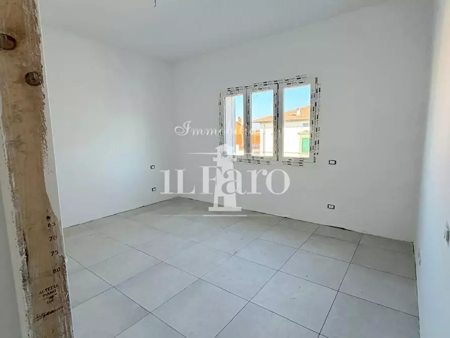 Immagine 23 di Appartamento in vendita  a Campi Bisenzio