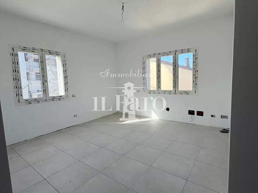 Immagine 21 di Appartamento in vendita  a Campi Bisenzio