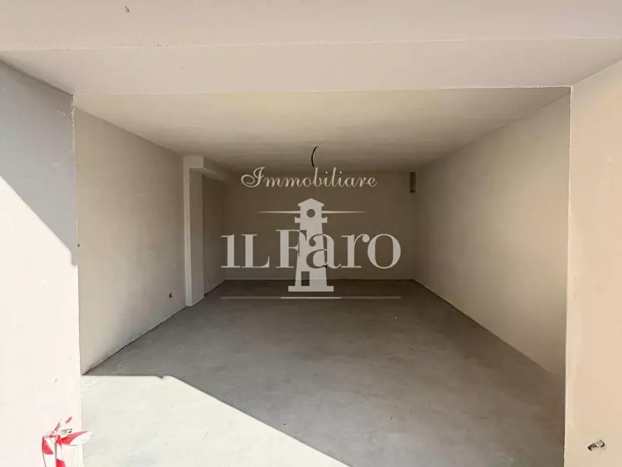 Immagine 30 di Appartamento in vendita  a Campi Bisenzio