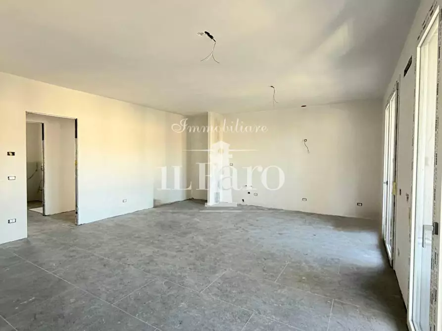 Immagine 19 di Mansarda in vendita  a Campi Bisenzio