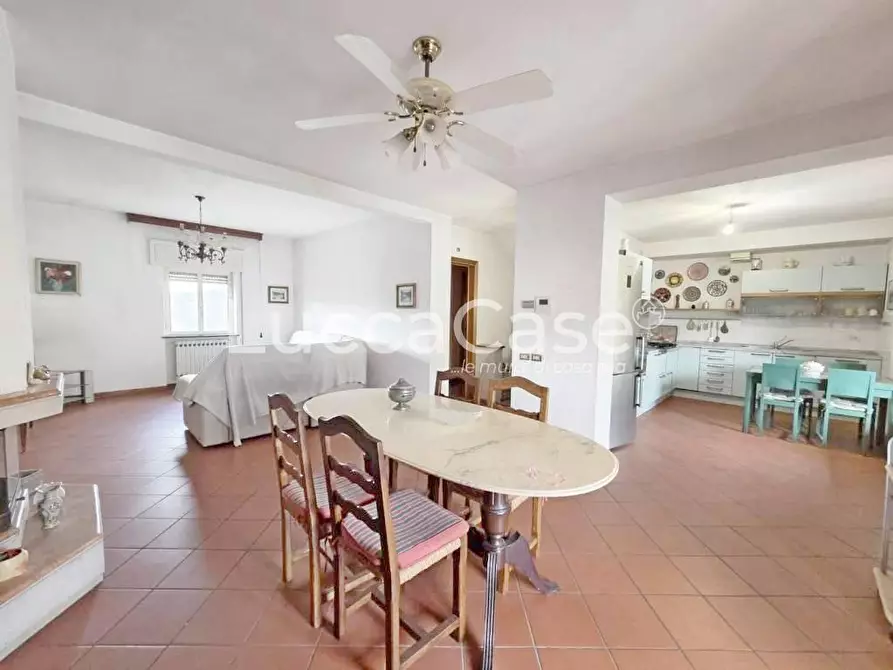 Immagine 1 di Terratetto in vendita  a Lucca