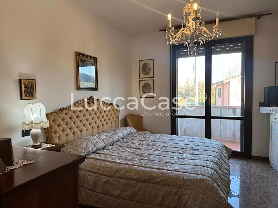 Immagine 7 di Appartamento in vendita  a Lucca