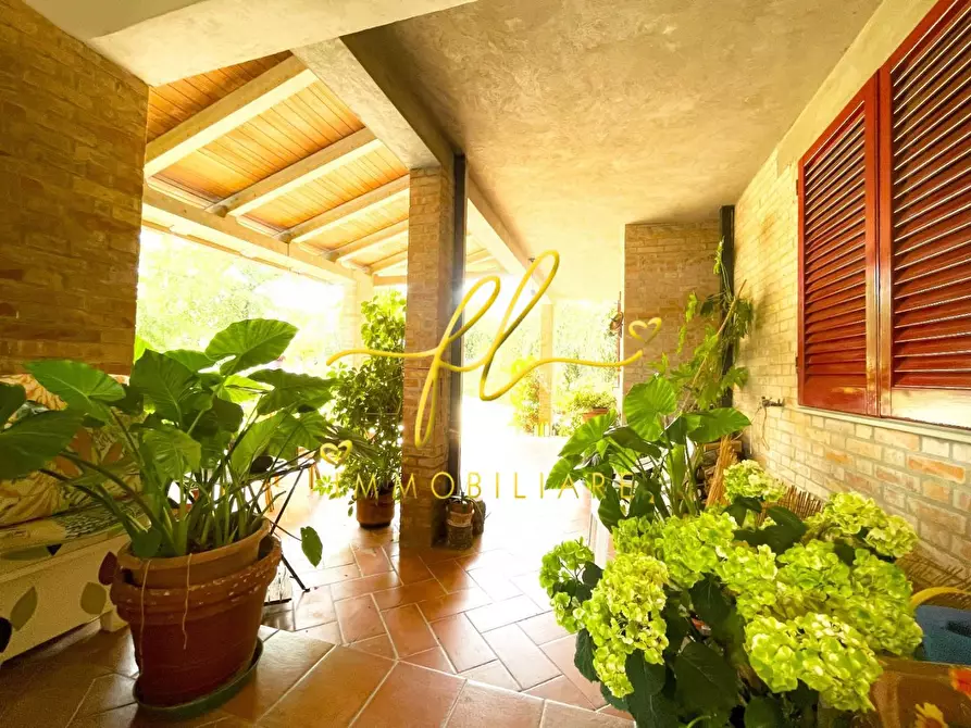 Immagine 2 di Villa in vendita  a Casole D'elsa