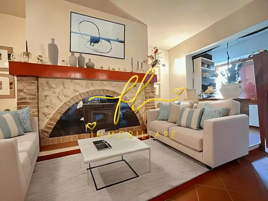 Immagine 4 di Villa in vendita  a Casole D'elsa