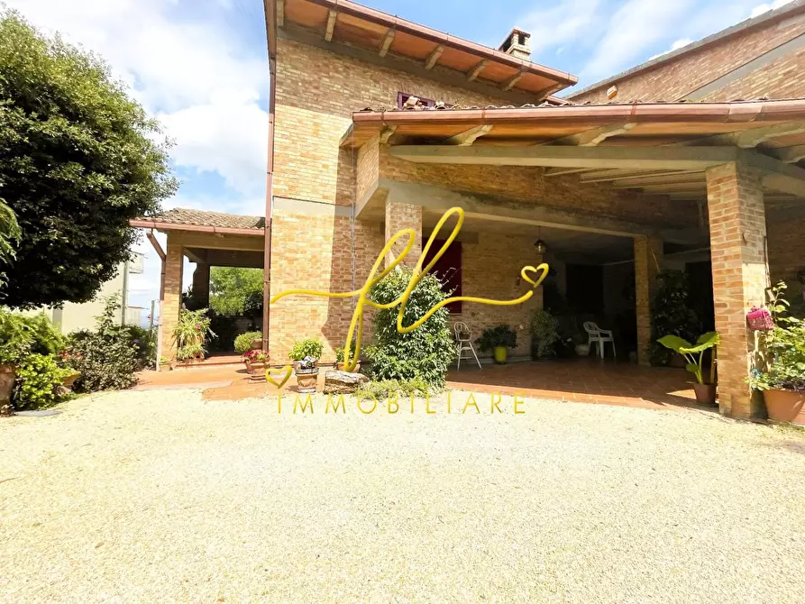 Immagine 18 di Villa in vendita  a Casole D'elsa