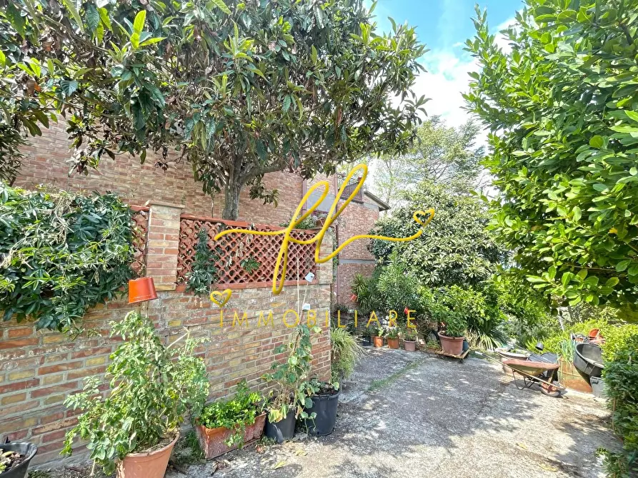 Immagine 22 di Villa in vendita  a Casole D'elsa
