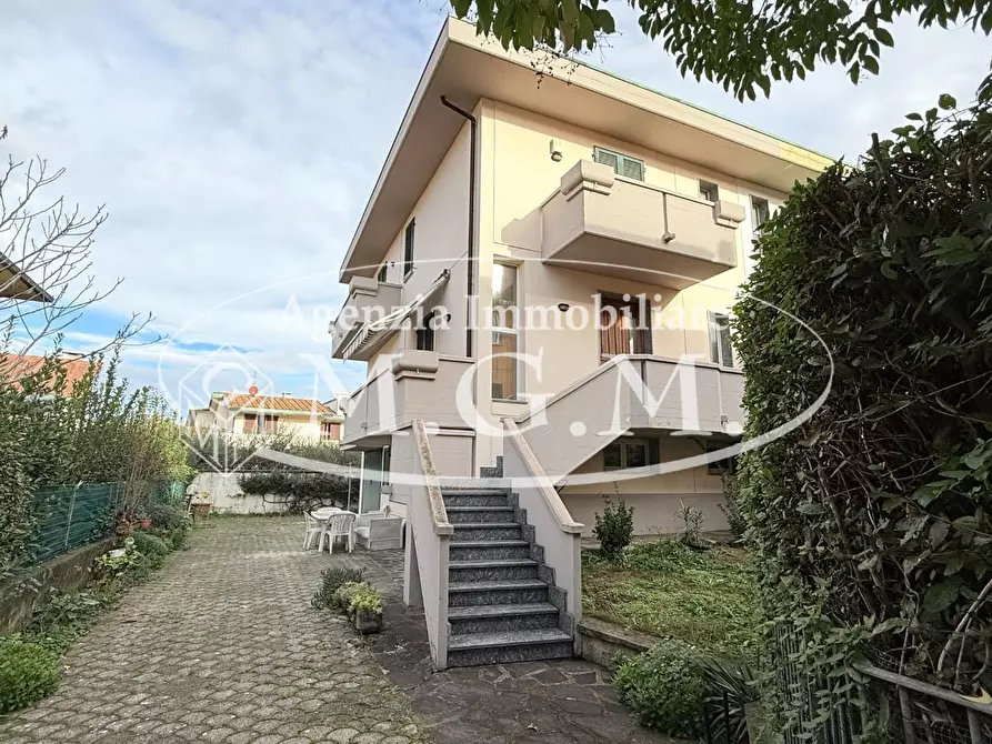 Immagine 1 di Casa bifamiliare in vendita  a Castelfranco Di Sotto