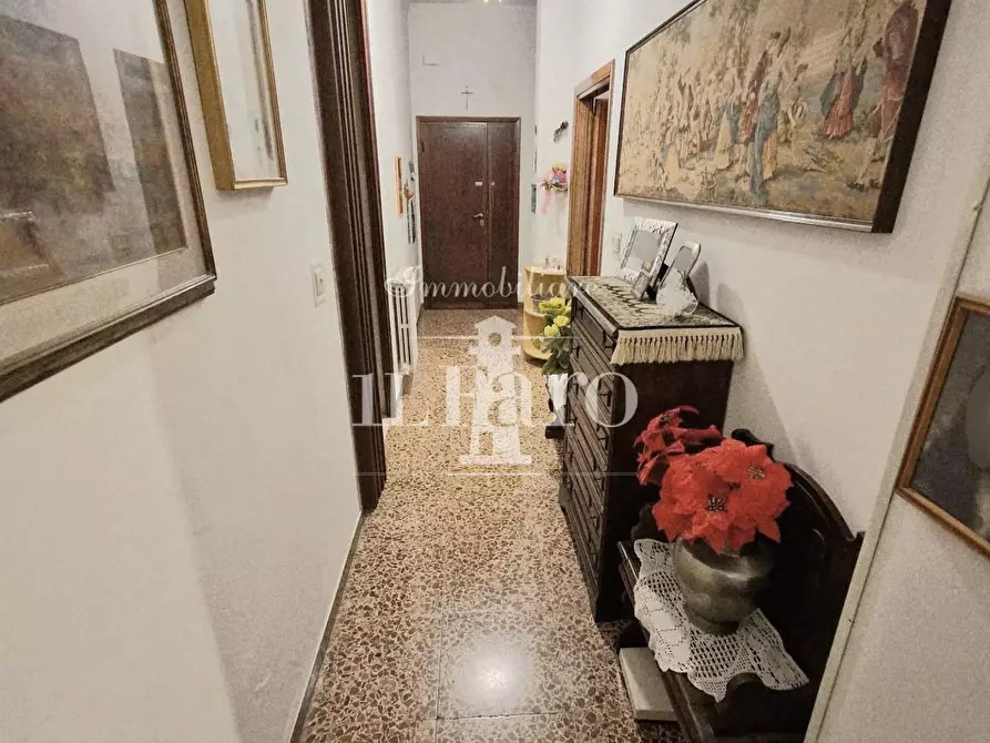 Immagine 11 di Appartamento in vendita  a Prato