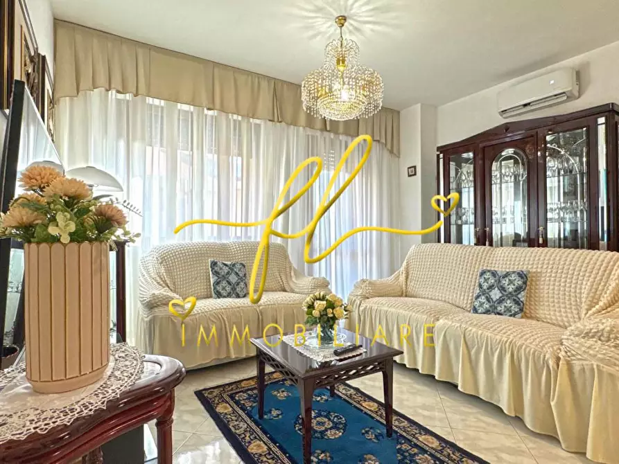 Immagine 2 di Appartamento in vendita  a Cecina