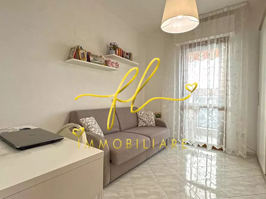 Immagine 15 di Appartamento in vendita  a Cecina