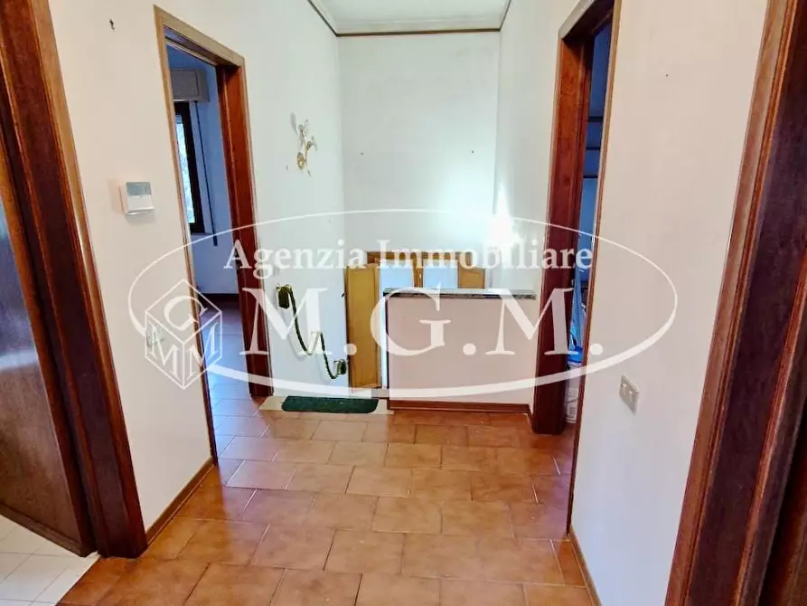 Immagine 46 di Villa in vendita  a Capannori