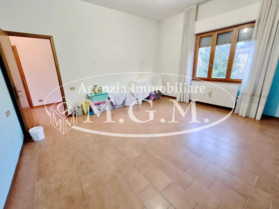 Immagine 40 di Villa in vendita  a Capannori