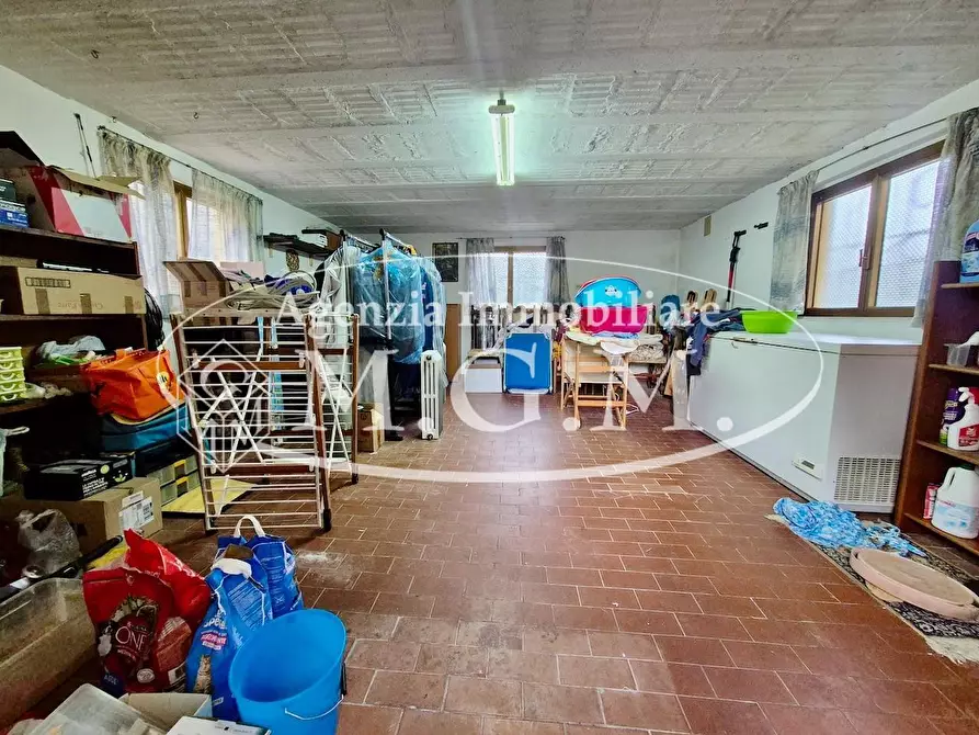 Immagine 15 di Villa in vendita  a Capannori