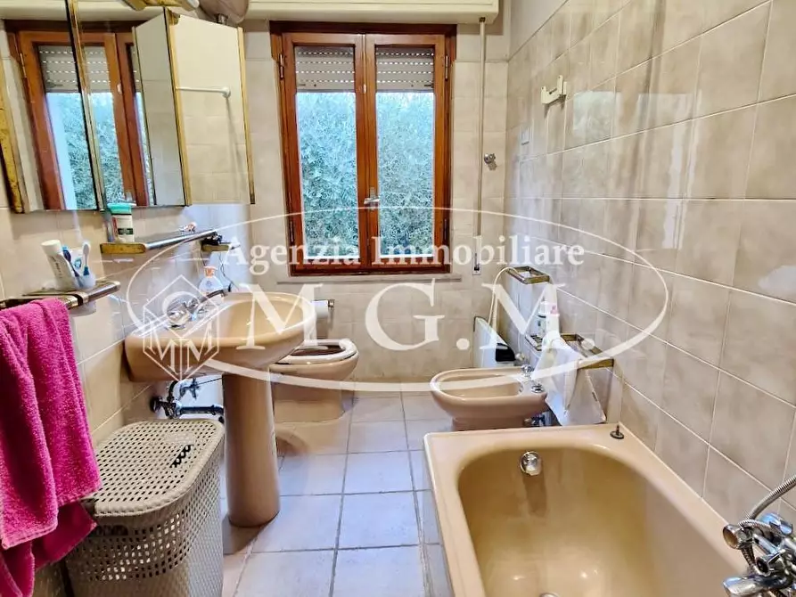 Immagine 25 di Villa in vendita  a Capannori