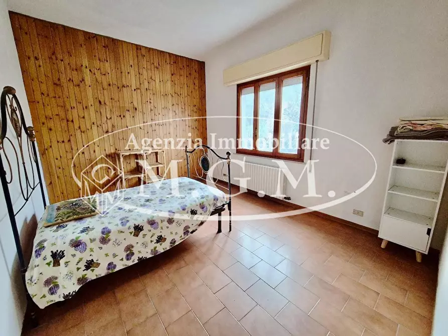 Immagine 33 di Villa in vendita  a Capannori