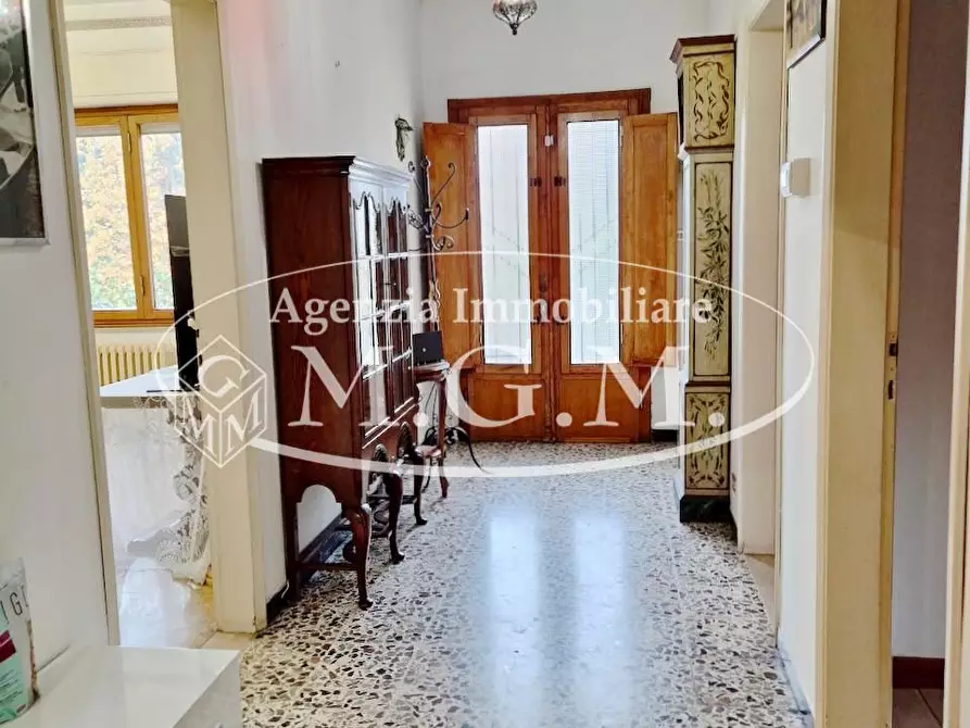 Immagine 30 di Villa in vendita  a Capannori