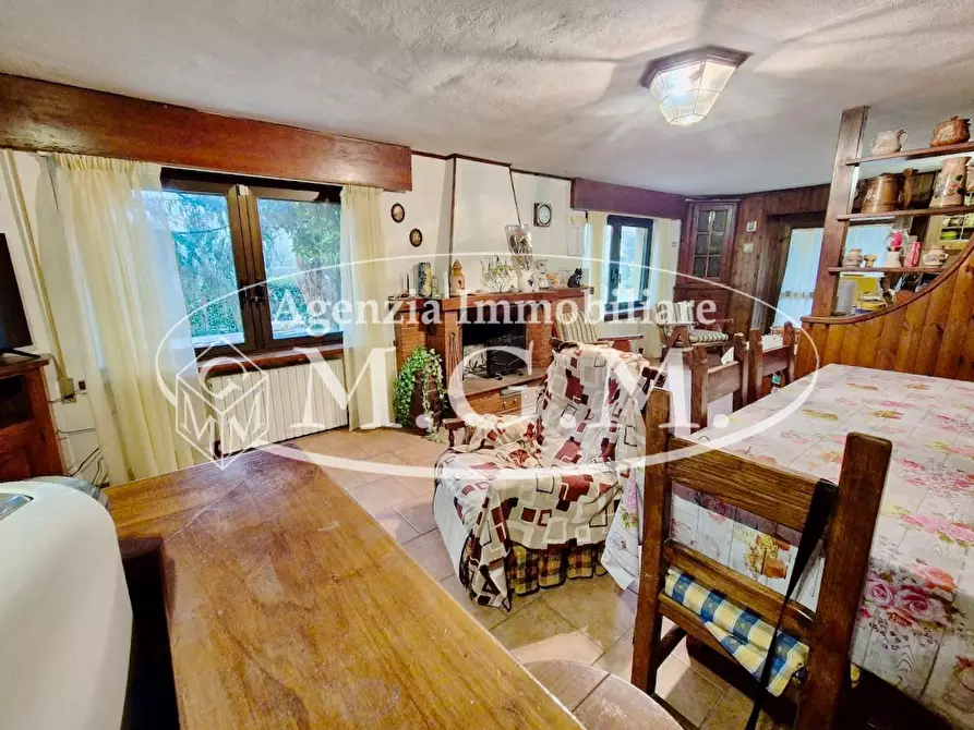 Immagine 19 di Villa in vendita  a Capannori