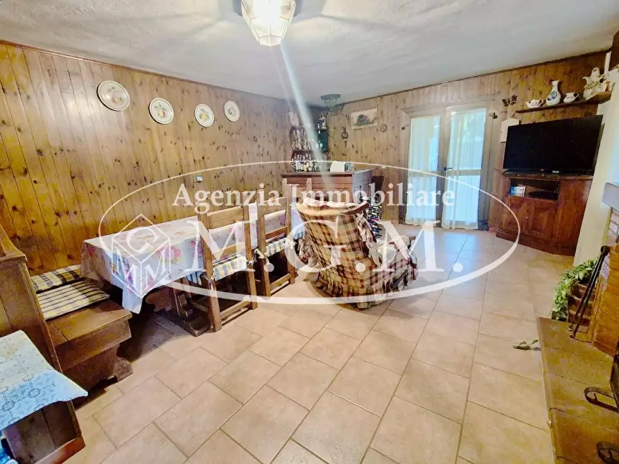 Immagine 17 di Villa in vendita  a Capannori