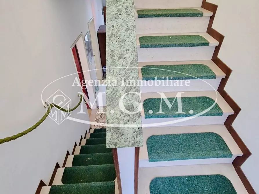 Immagine 31 di Villa in vendita  a Capannori