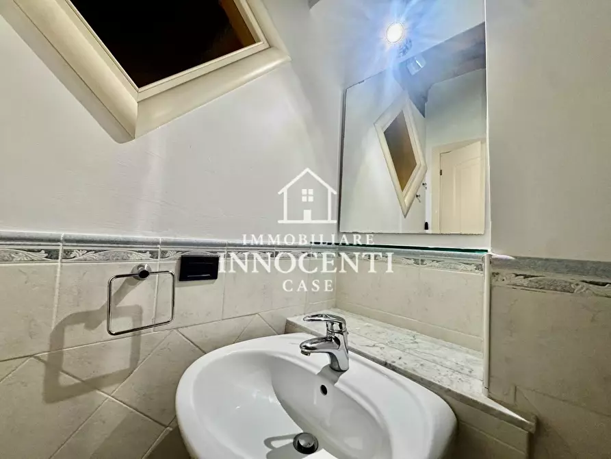 Immagine 7 di Appartamento in affitto  a Massa