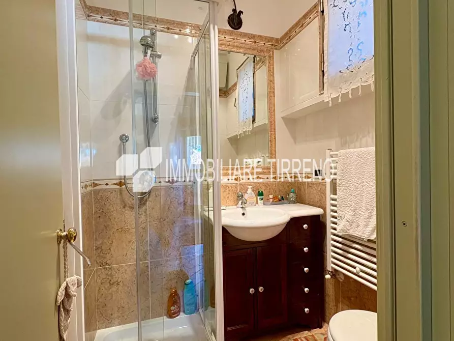 Immagine 7 di Appartamento in vendita  a Massa