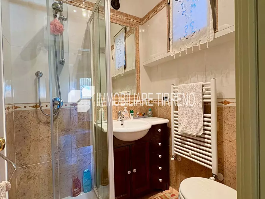 Immagine 15 di Appartamento in vendita  a Massa