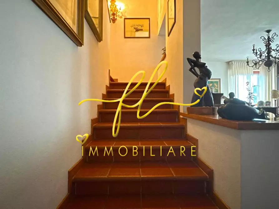 Immagine 21 di Villa in vendita  a Cecina