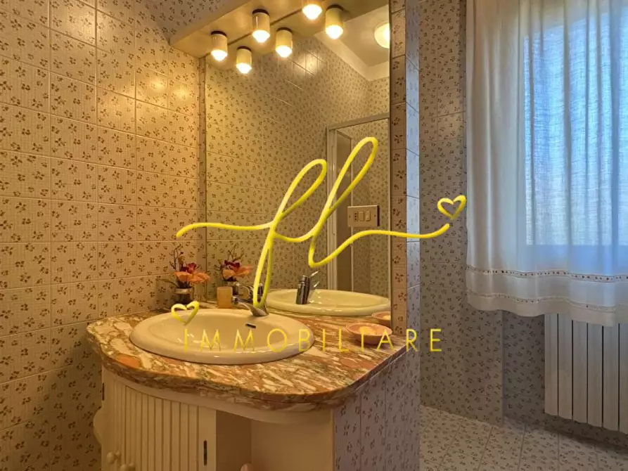 Immagine 40 di Villa in vendita  a Cecina