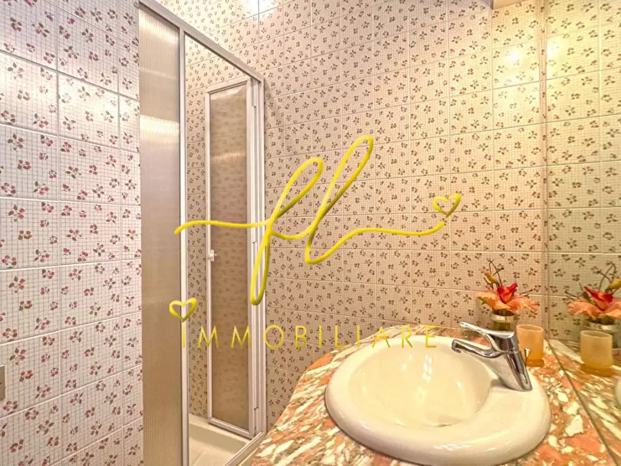 Immagine 45 di Villa in vendita  a Cecina