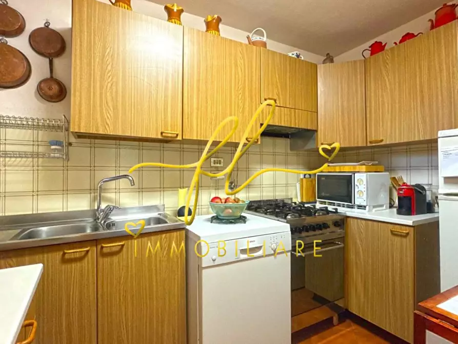 Immagine 15 di Villa in vendita  a Cecina