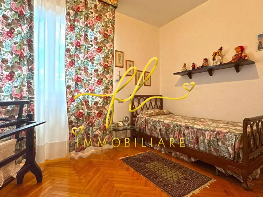 Immagine 37 di Villa in vendita  a Cecina