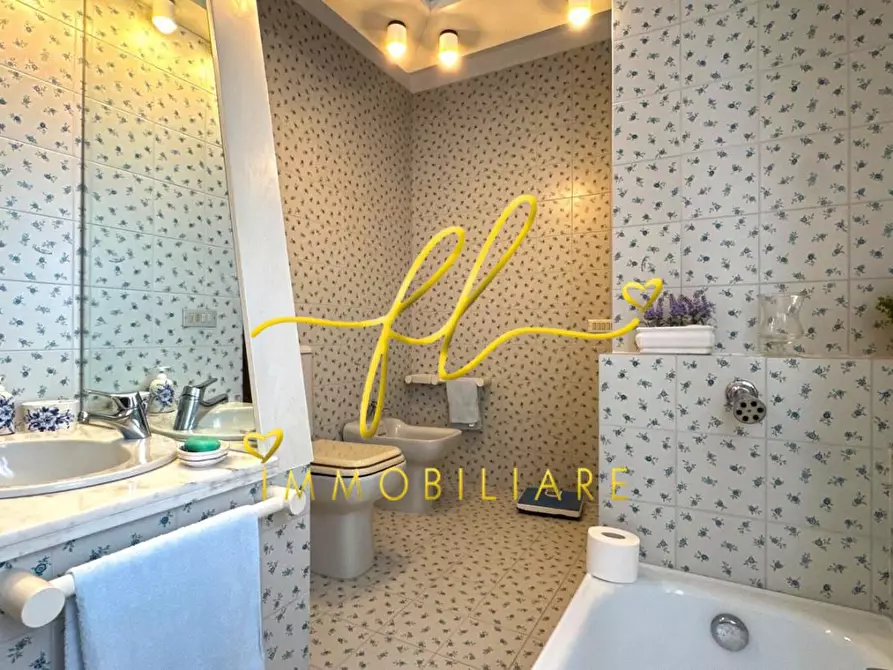 Immagine 42 di Villa in vendita  a Cecina