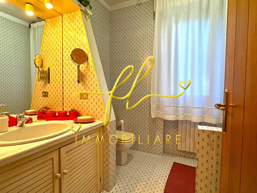 Immagine 38 di Villa in vendita  a Cecina