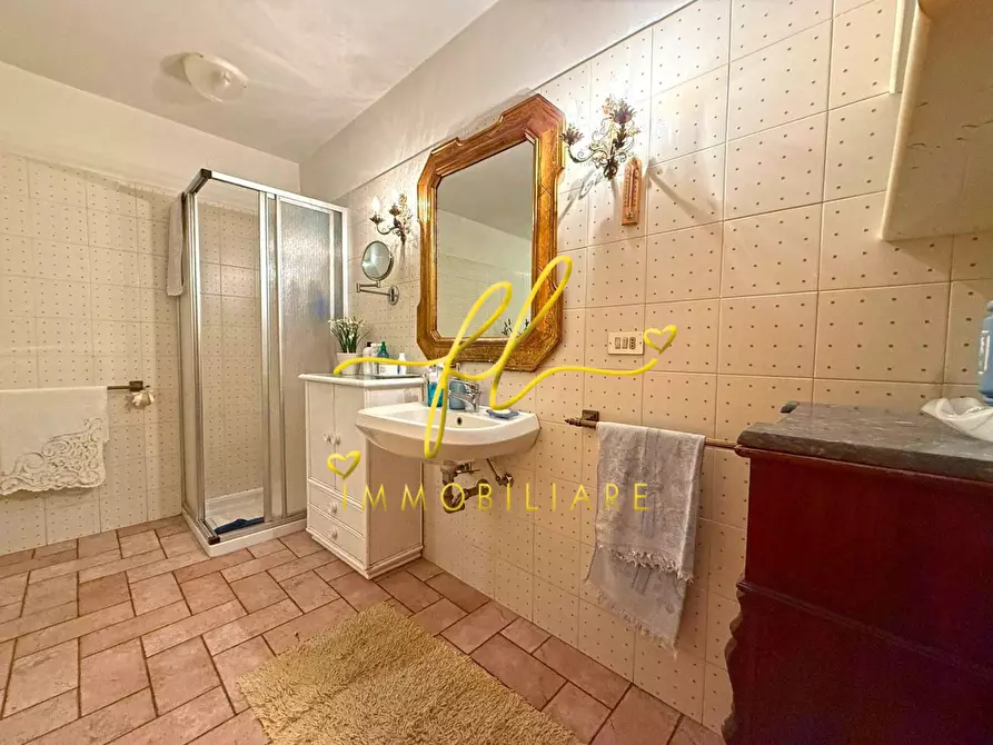 Immagine 51 di Villa in vendita  a Cecina