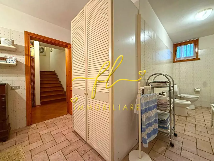 Immagine 54 di Villa in vendita  a Cecina