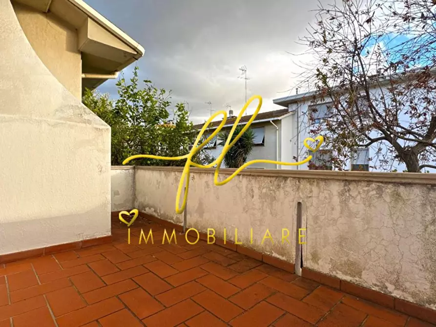 Immagine 17 di Villa in vendita  a Cecina