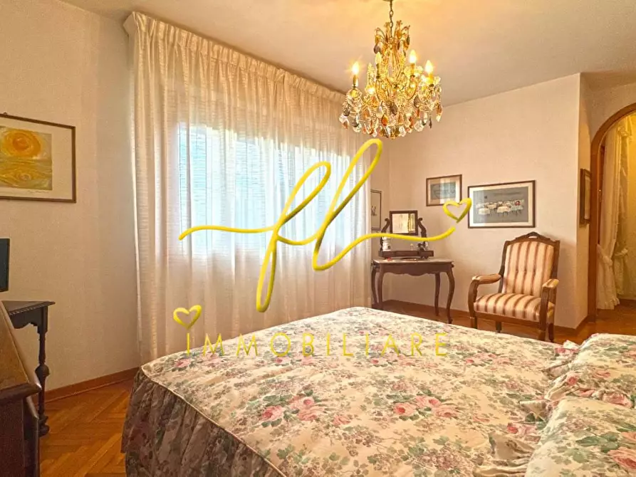 Immagine 25 di Villa in vendita  a Cecina