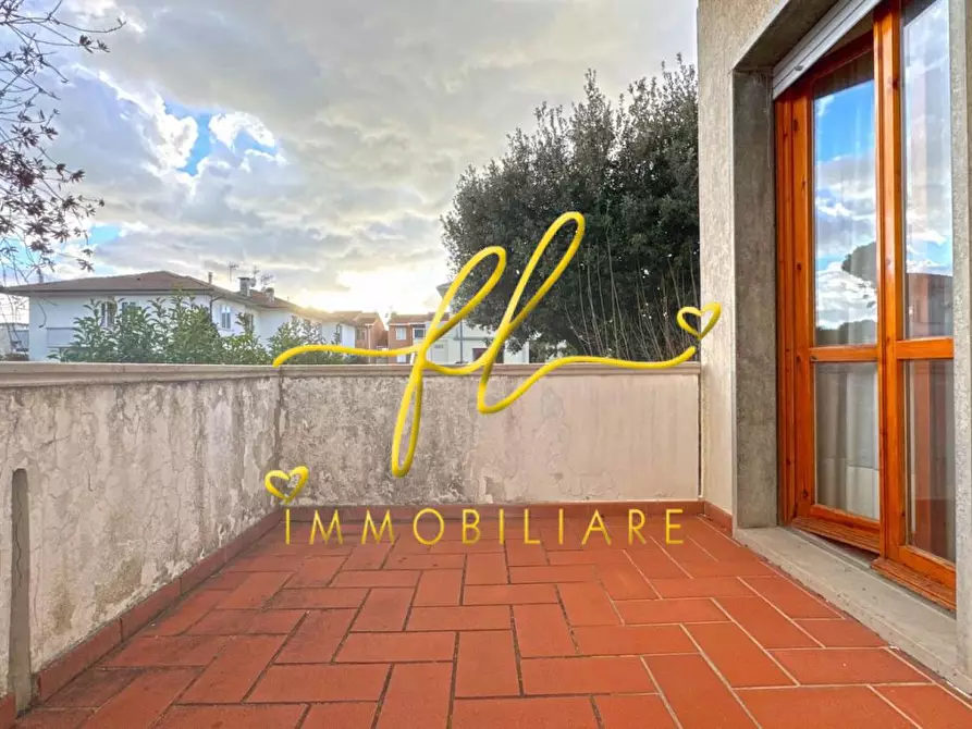 Immagine 9 di Villa in vendita  a Cecina