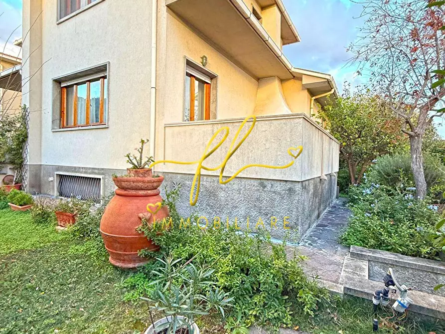 Immagine 61 di Villa in vendita  a Cecina