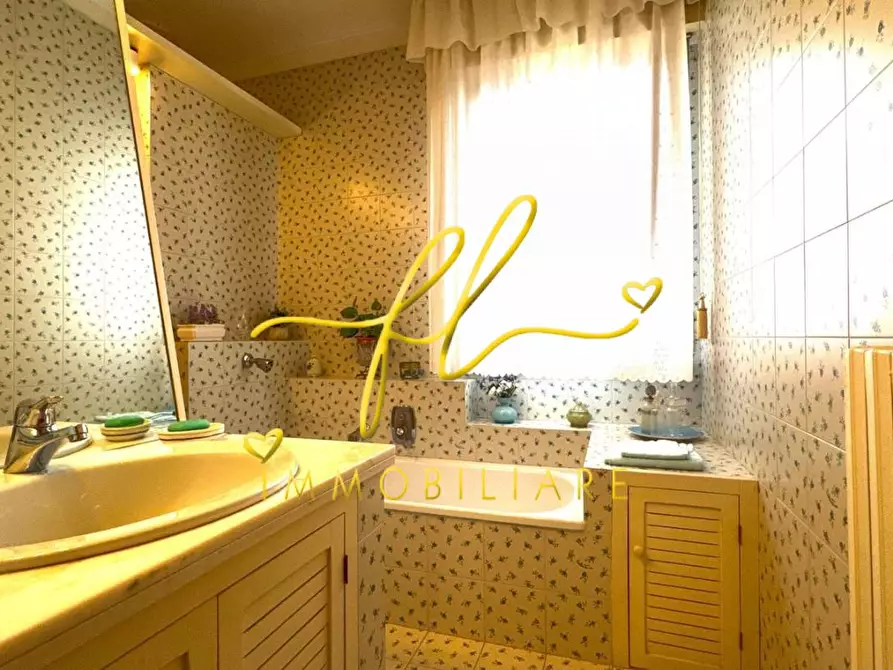 Immagine 39 di Villa in vendita  a Cecina