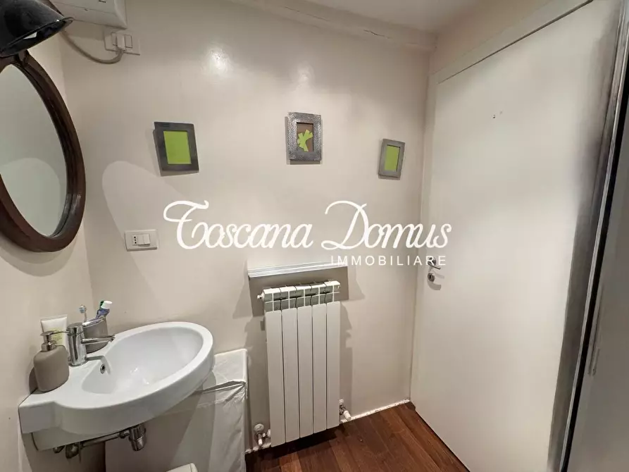 Immagine 16 di Appartamento in vendita  a Siena