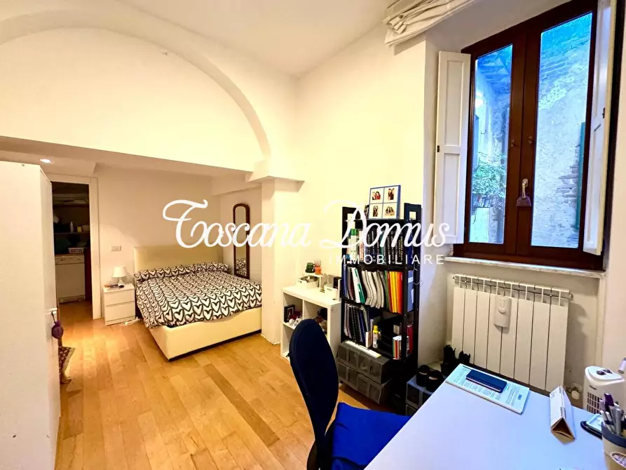 Immagine 15 di Appartamento in vendita  a Siena