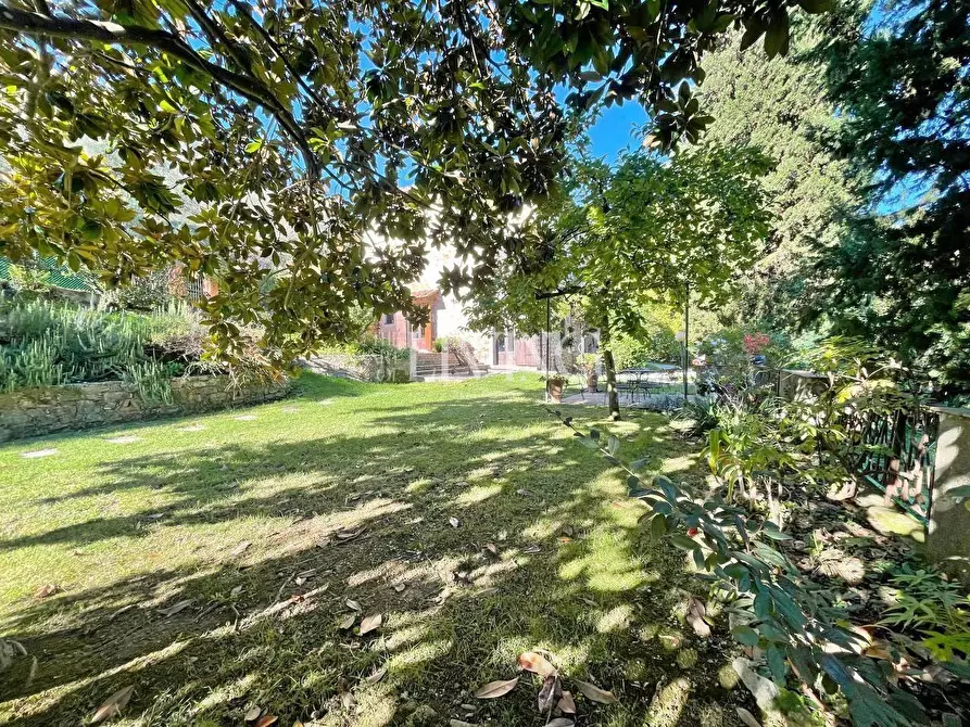 Immagine 22 di Rustico / casale in vendita  a Lucca