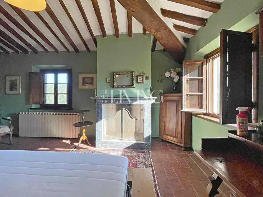 Immagine 36 di Rustico / casale in vendita  a Lucca