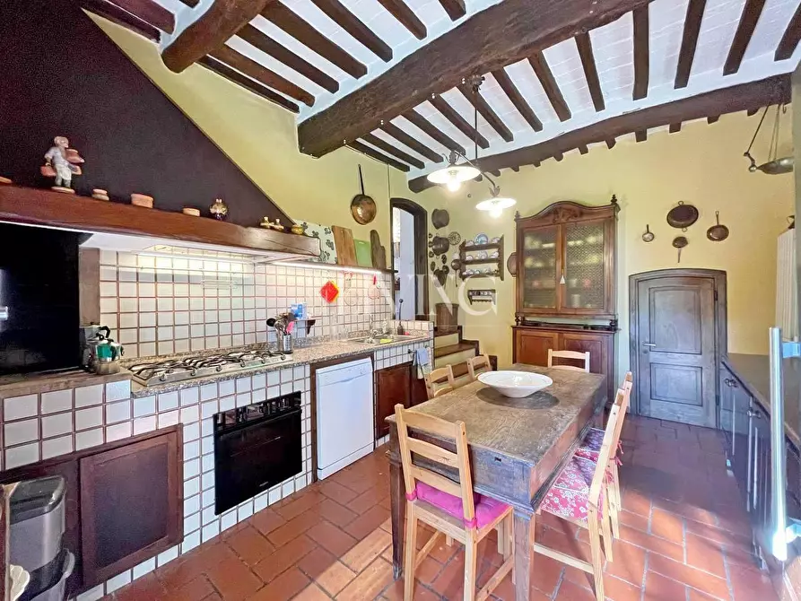 Immagine 19 di Rustico / casale in vendita  a Lucca