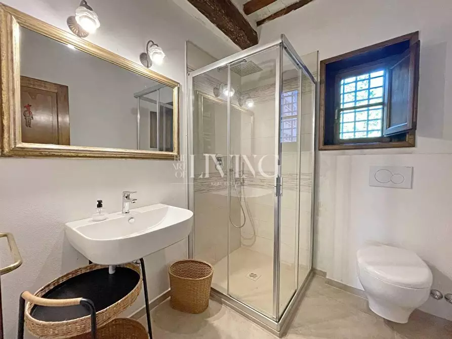 Immagine 24 di Rustico / casale in vendita  a Lucca