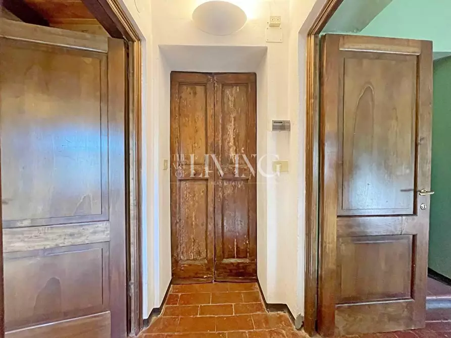 Immagine 38 di Rustico / casale in vendita  a Lucca