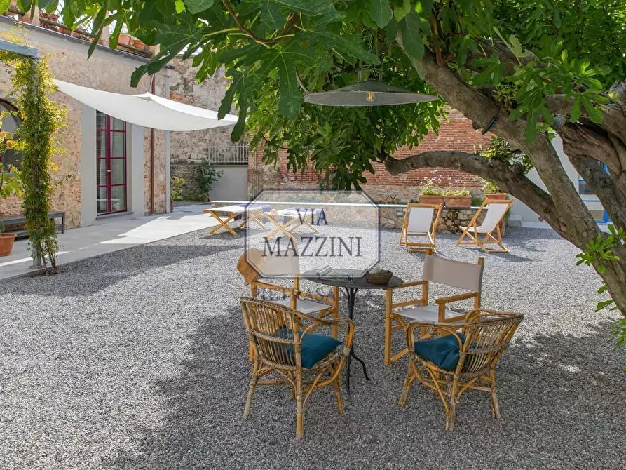 Immagine 5 di Loft/Open space in vendita  a Pietrasanta