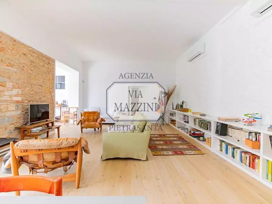 Immagine 16 di Loft/Open space in vendita  a Pietrasanta